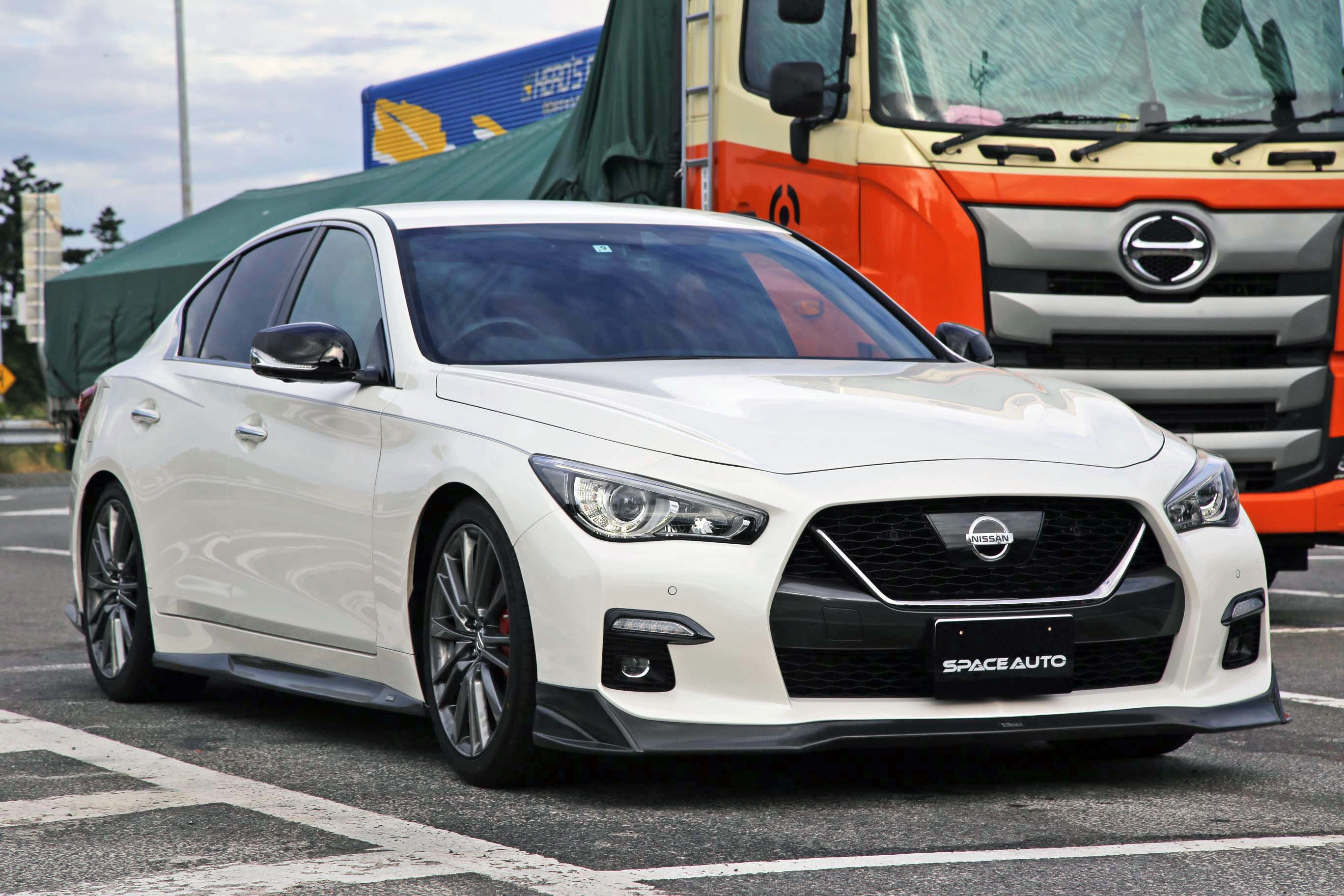 綺麗にカスタムされたスカイライン400R入庫しました！