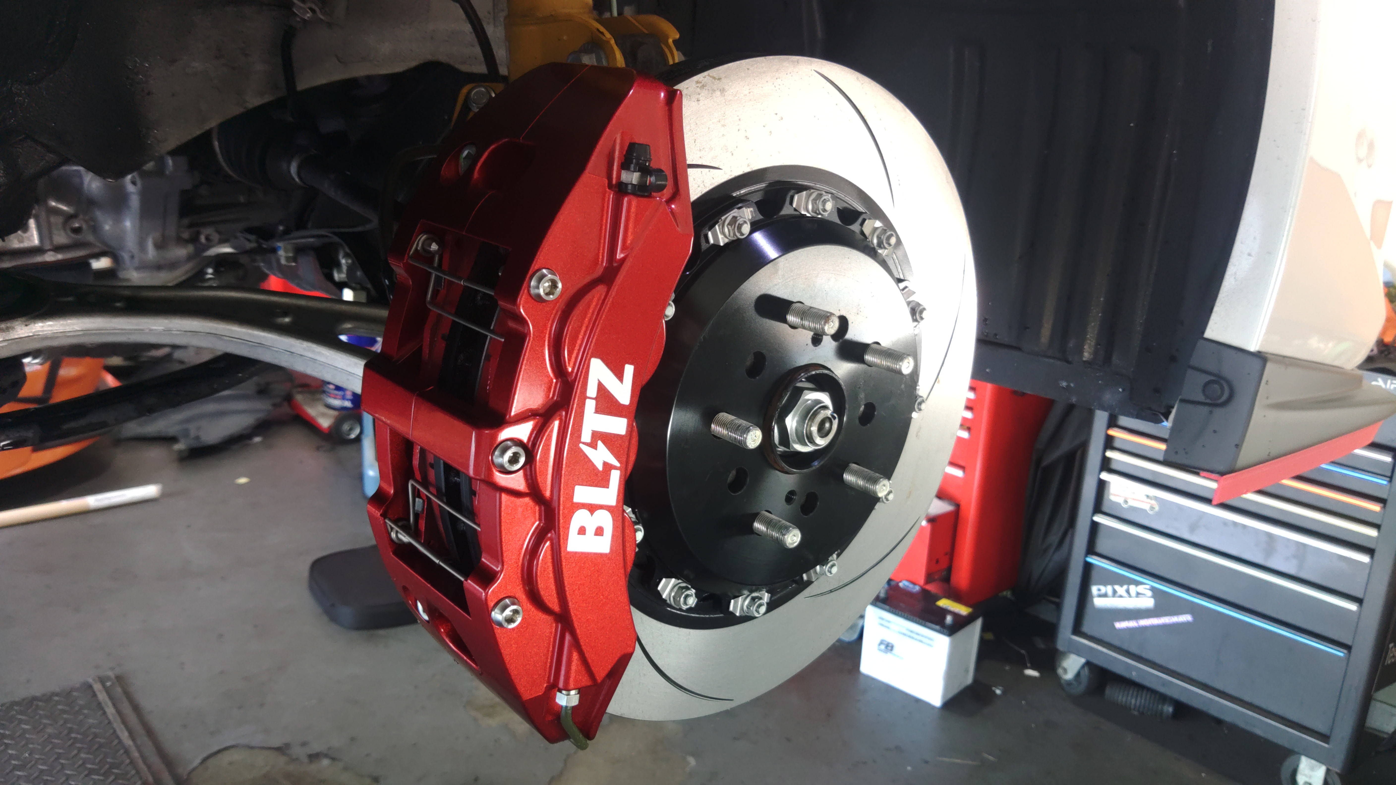 見た目も性能もグレードアップ！(WRX STI)