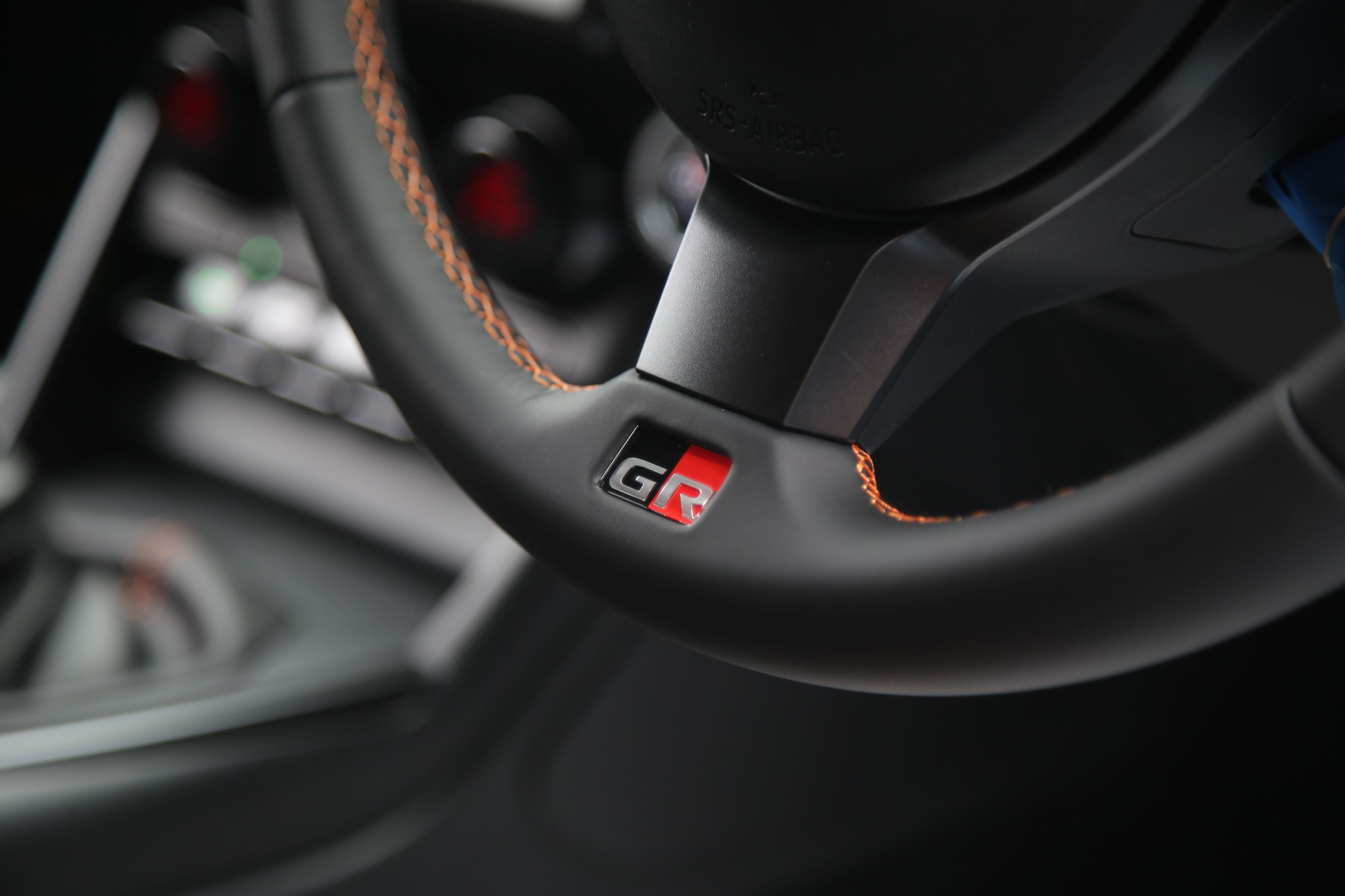 【 BACK ORDER !! 】世代を問わず大人気の”10周年記念モデル”