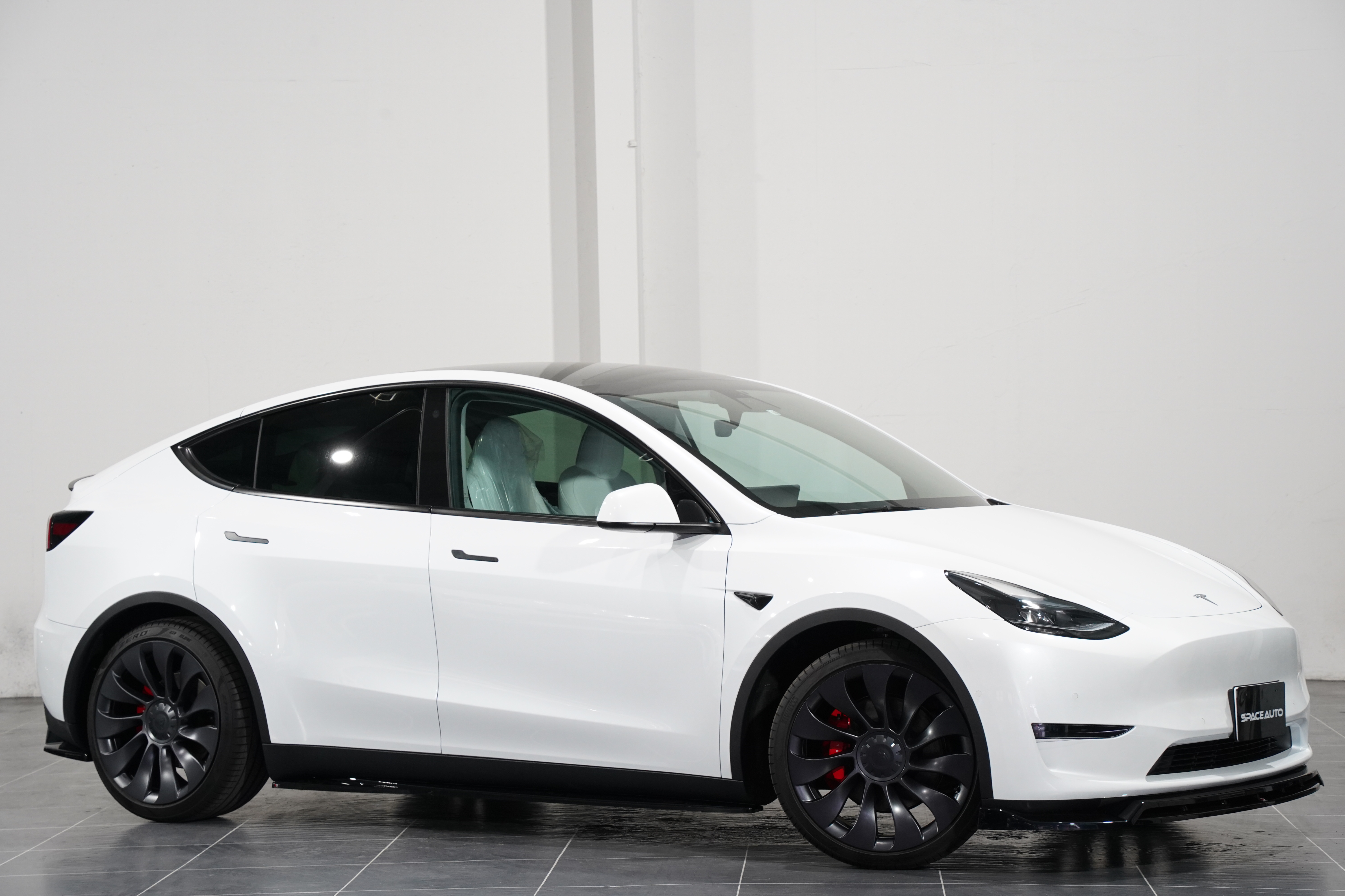 最新のTesla ModelY フルエアロ取り付けました！