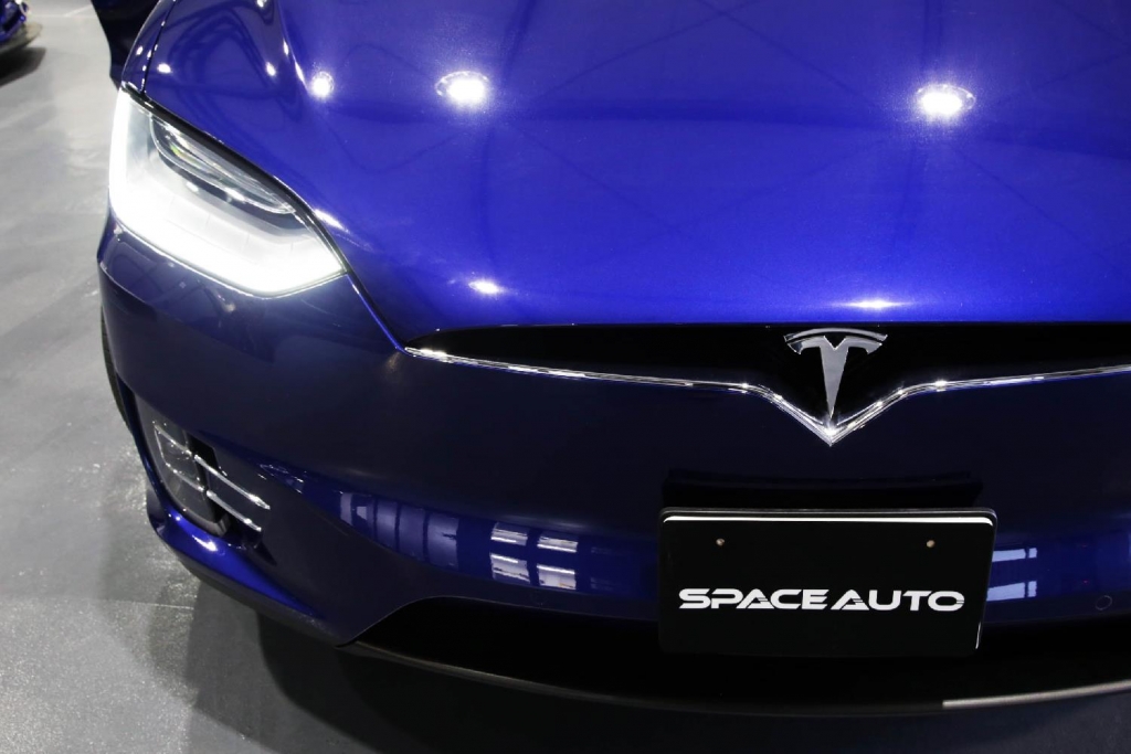 先進のEV　＜テスラ　モデルX＞　を触ってみた！