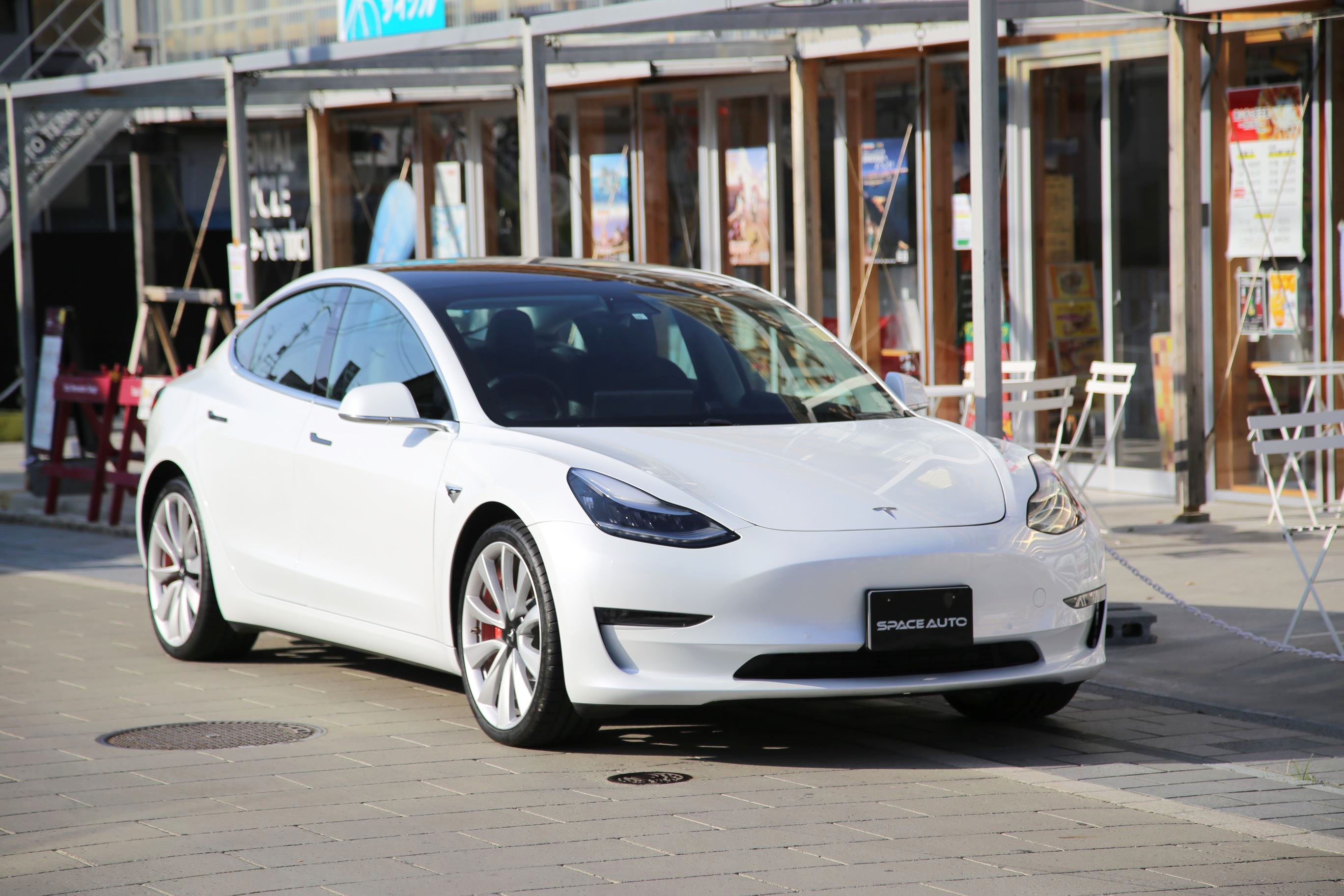 アメリカから来た電気自動車ブランド「テスラ」